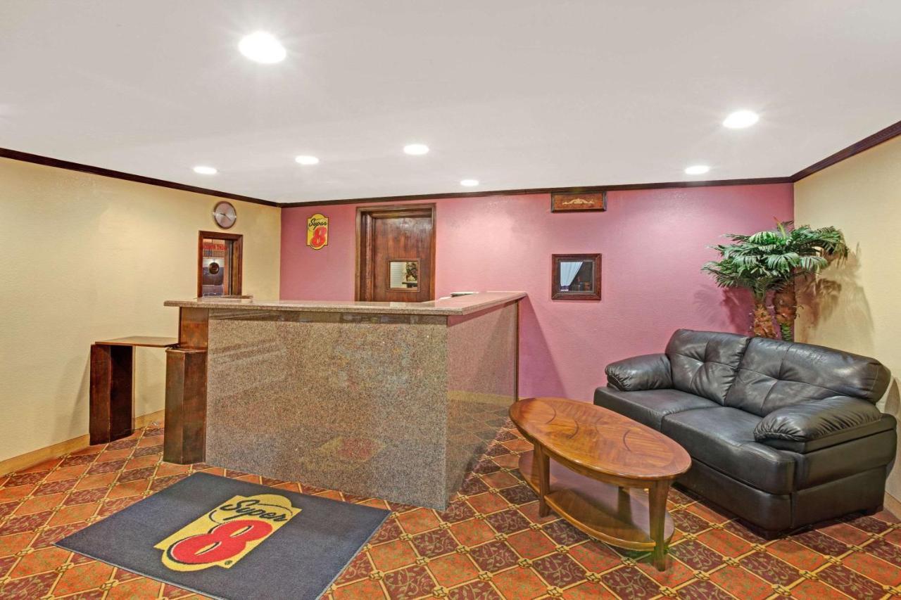 Super 8 By Wyndham Shawnee Hotel Luaran gambar