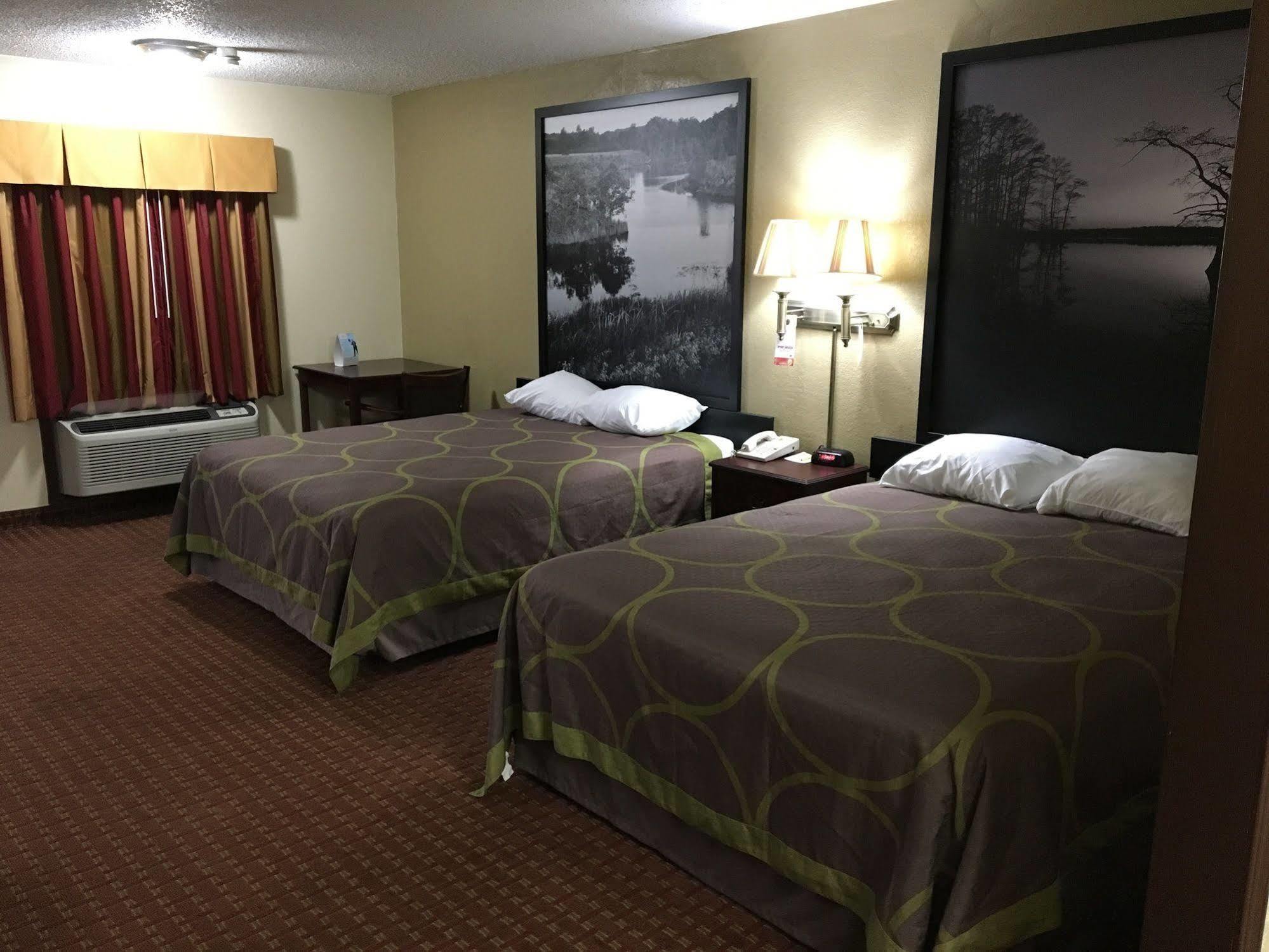 Super 8 By Wyndham Shawnee Hotel Luaran gambar