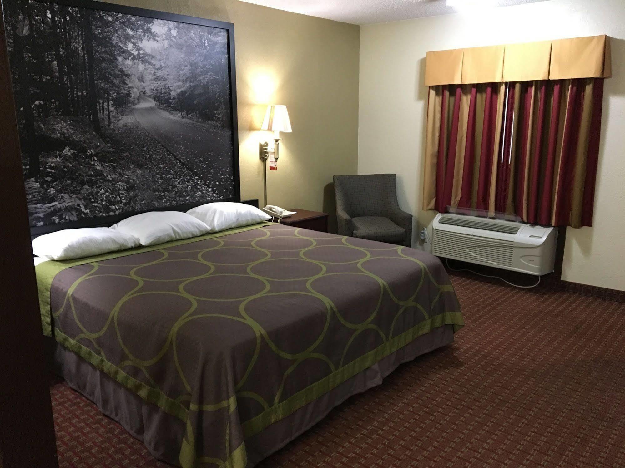 Super 8 By Wyndham Shawnee Hotel Luaran gambar