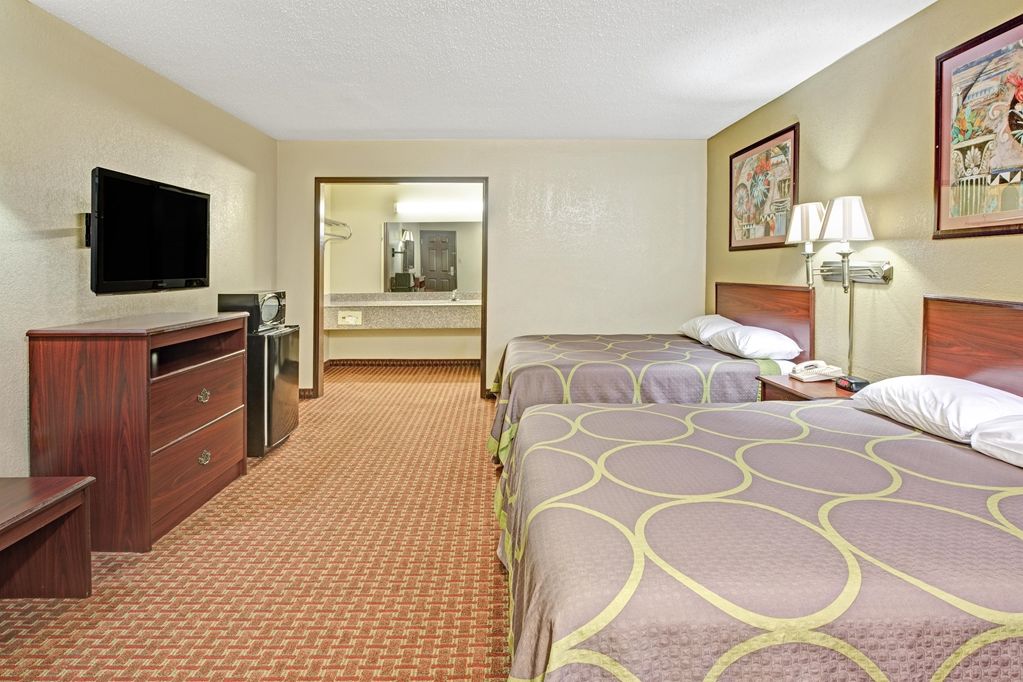 Super 8 By Wyndham Shawnee Hotel Bilik gambar