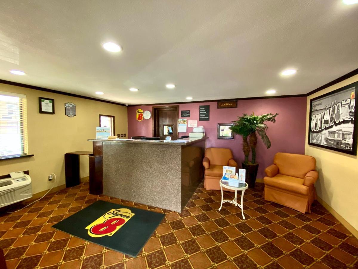 Super 8 By Wyndham Shawnee Hotel Luaran gambar