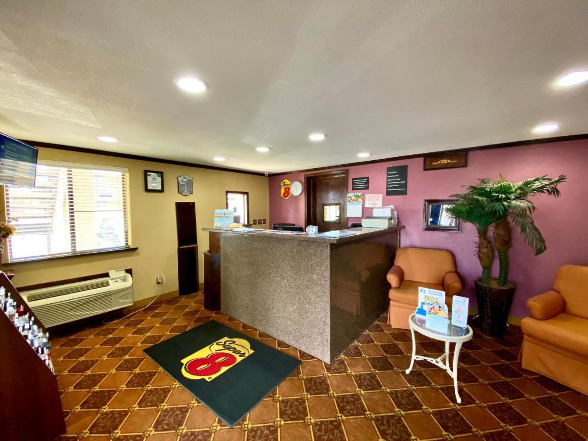 Super 8 By Wyndham Shawnee Hotel Luaran gambar